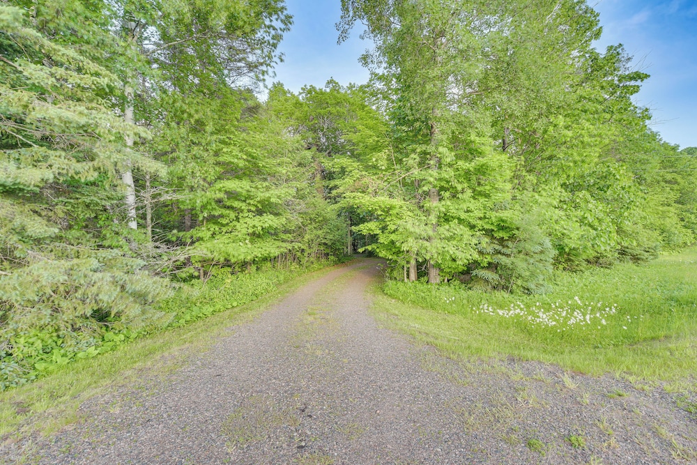 Authentic Log Cabin w/ Private Pond in Glidden