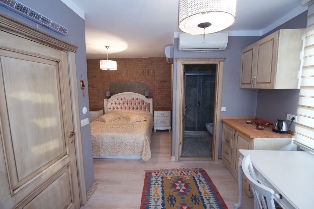 Galatolia Suites - Image 10