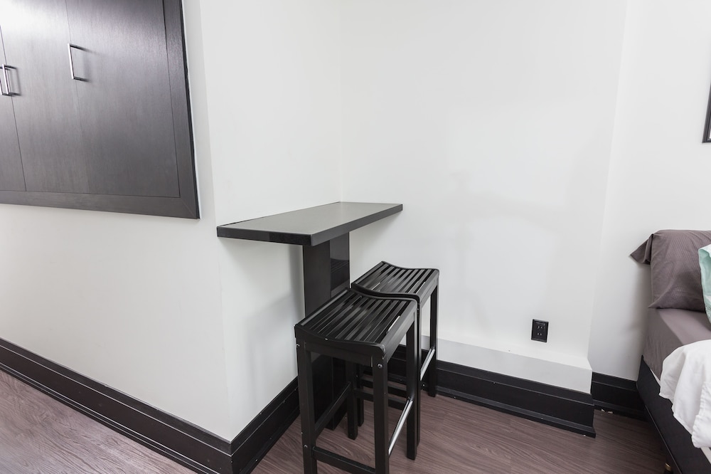 Applewood Suites - West Queen West Lofts