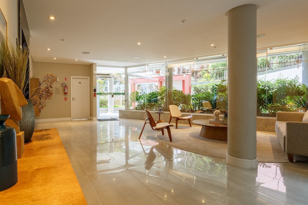 Apartment in the Center With Pool Rri103