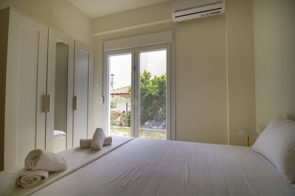 Nikiti Hideaway by Rentalspro