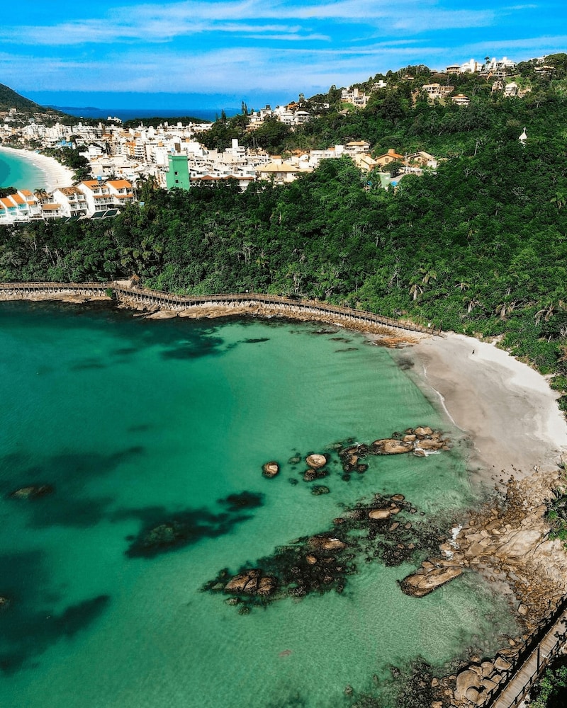Cobertura com Piscina na praia de Bombas