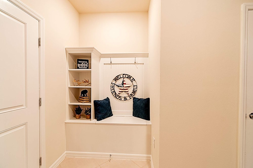 16101 Dream Home Perfect for Families Near Disney Water Parks