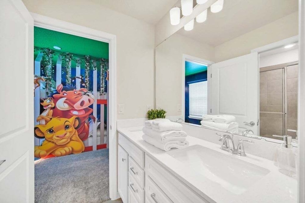 Everyone's Family Fun Home, Slides In Kids Rooms 10 Bedroom Villa