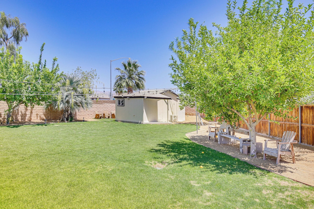 3 Mi to Coachella: Quaint Studio w/ Shared Yard!