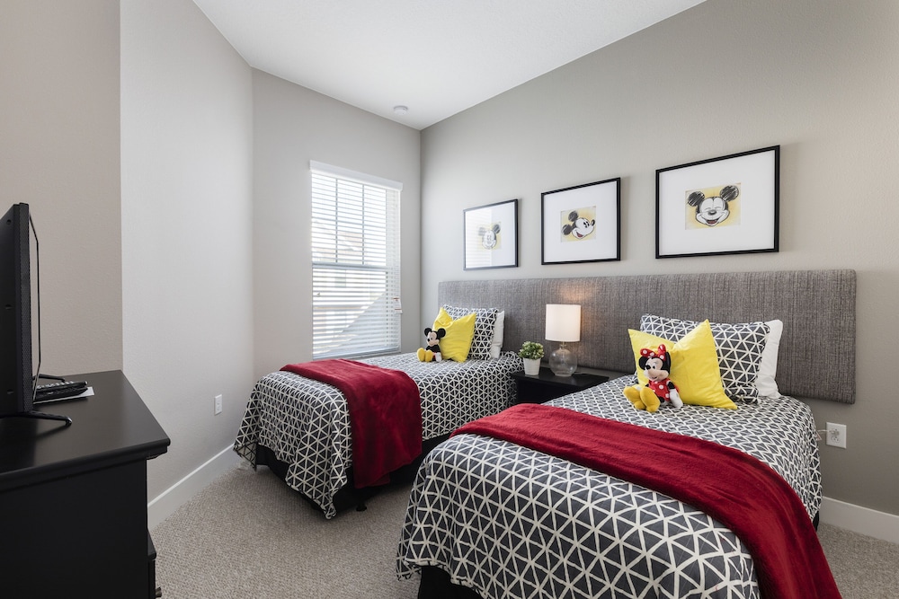 Summerville Vacation Homes by Columbia Management