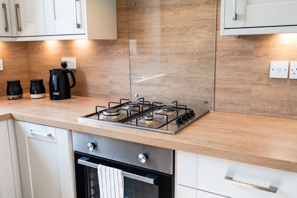 3 Bedroom Flat - Free Parking