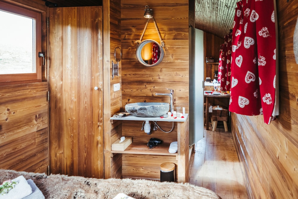 AquaLodge