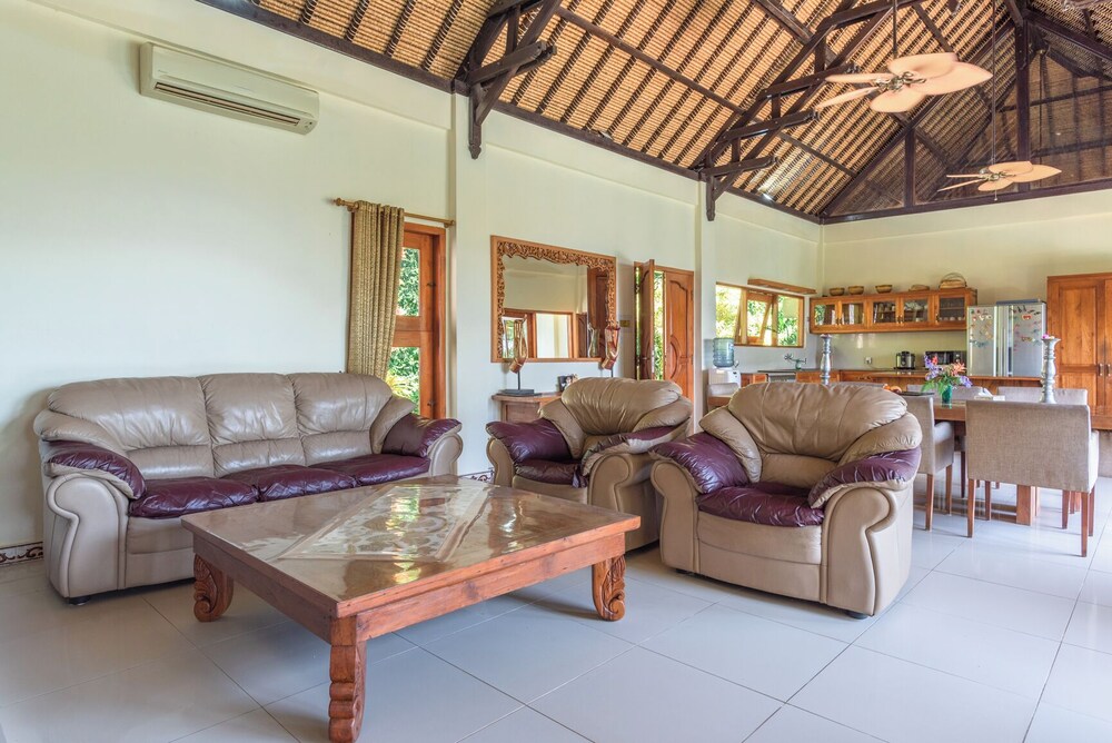 Bougainville Hill Villa