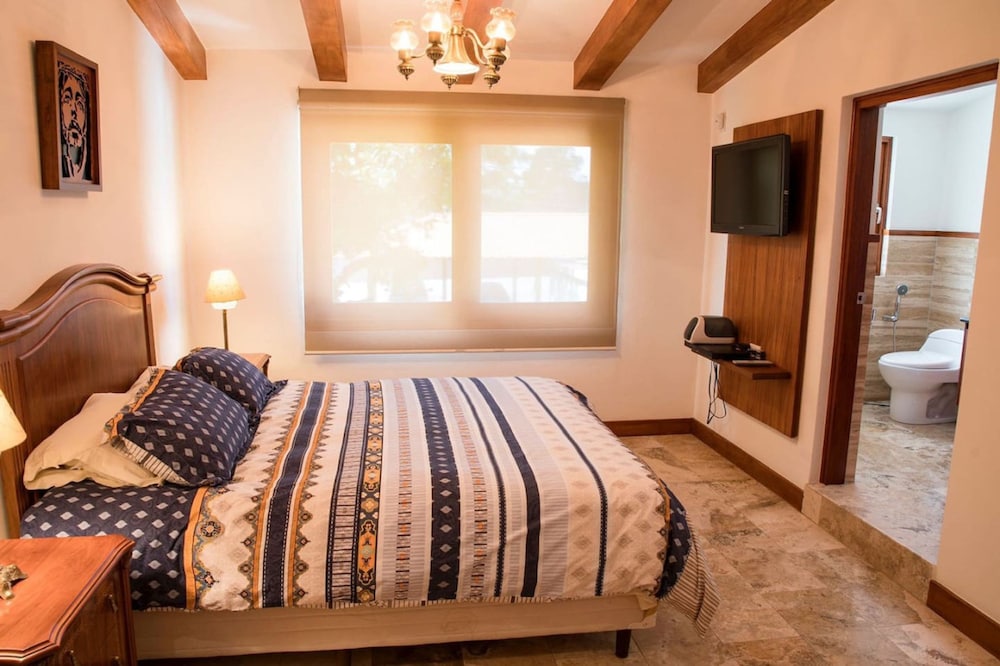 Luxury Casa Guayllabamba - BBQ Jacuzzi Gym Piscina