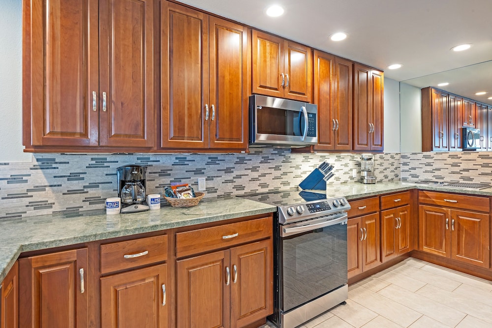 Sands Of Kahana 281 2bed/2ba Penthouse 1 Bedroom Condo