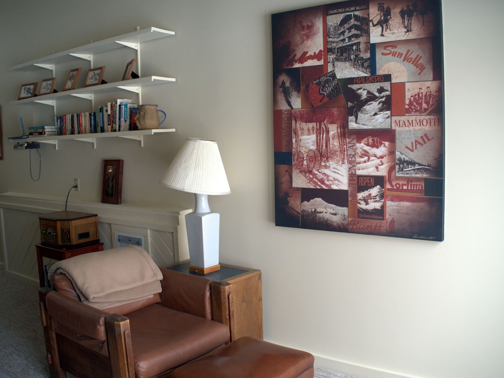 White Pines Three Kings Townhome 1-Bedroom Loft - -Walk to Lifts