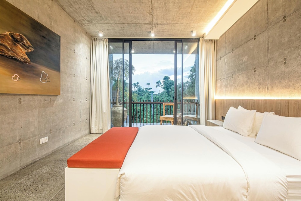 Modern 2BR Villa Enclosed Living Heart of Canggu