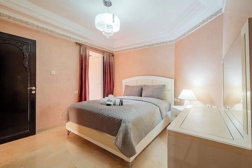 Luxe Appt 2 CH Piscine & Parking