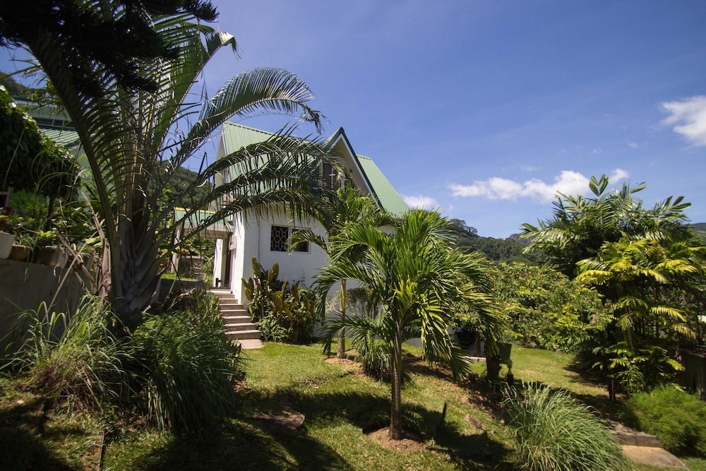 Lemongrass Lodge
