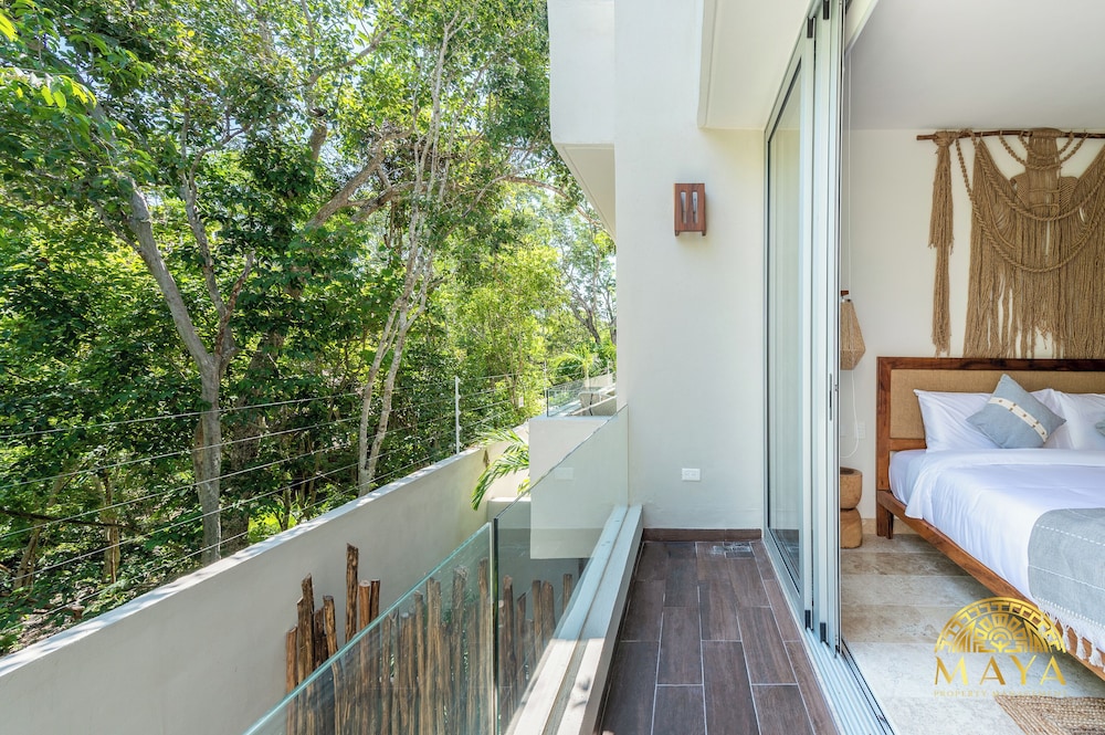 NHOA 206B Lux 1BR Jungle View Aldea Zama