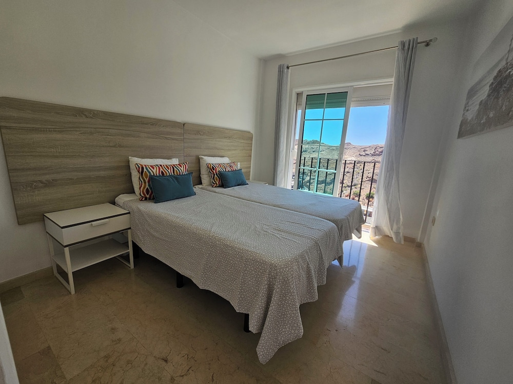 Welcoming and Modern Holiday Home With Access to Swimming Pool