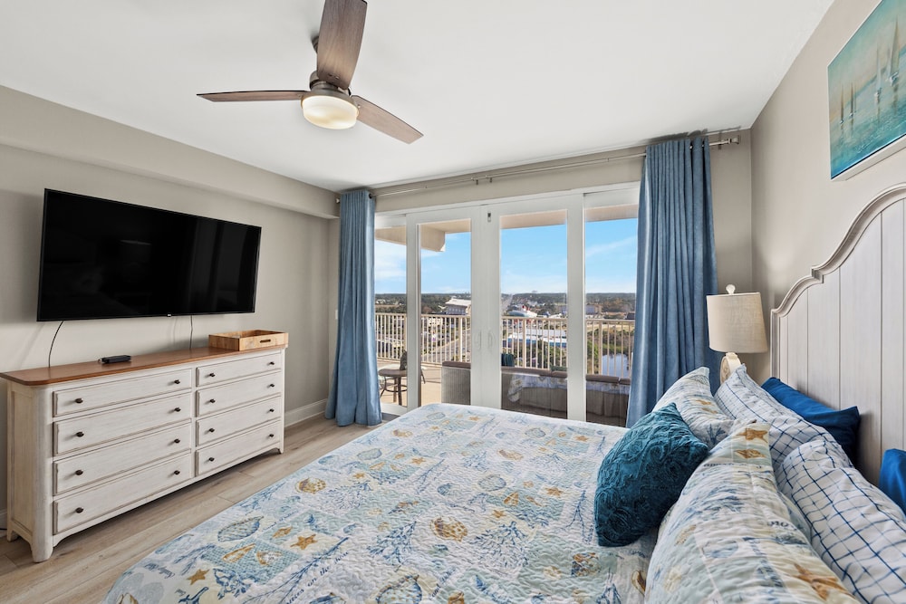 Laketown Wharf 1233 - Anchors Away view 2