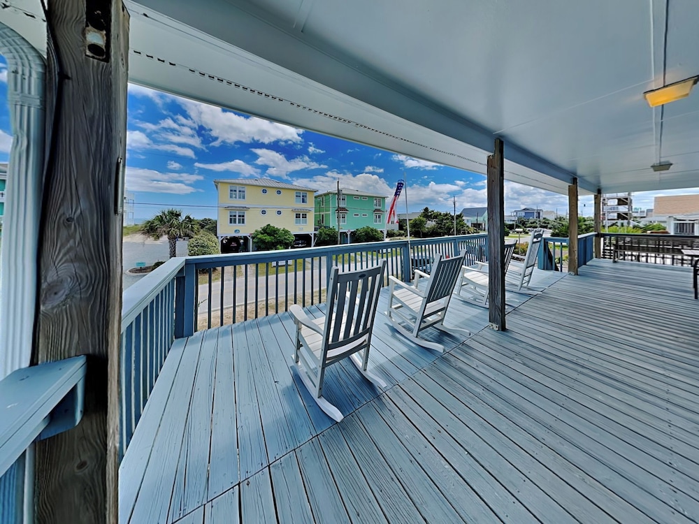 Happy Days by Topsail Realty