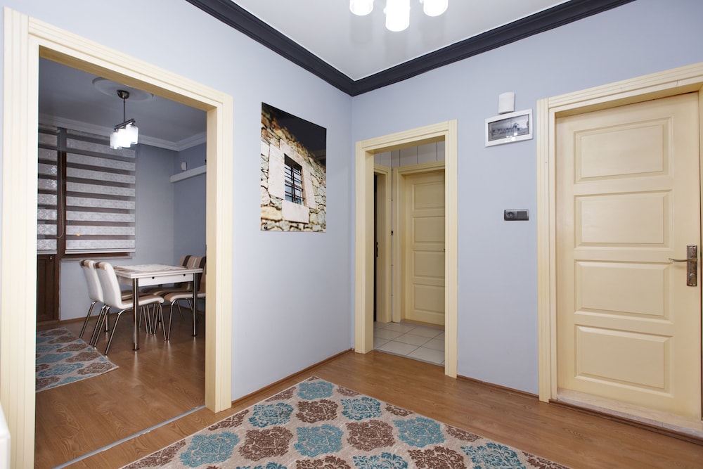 Guven Suite House
