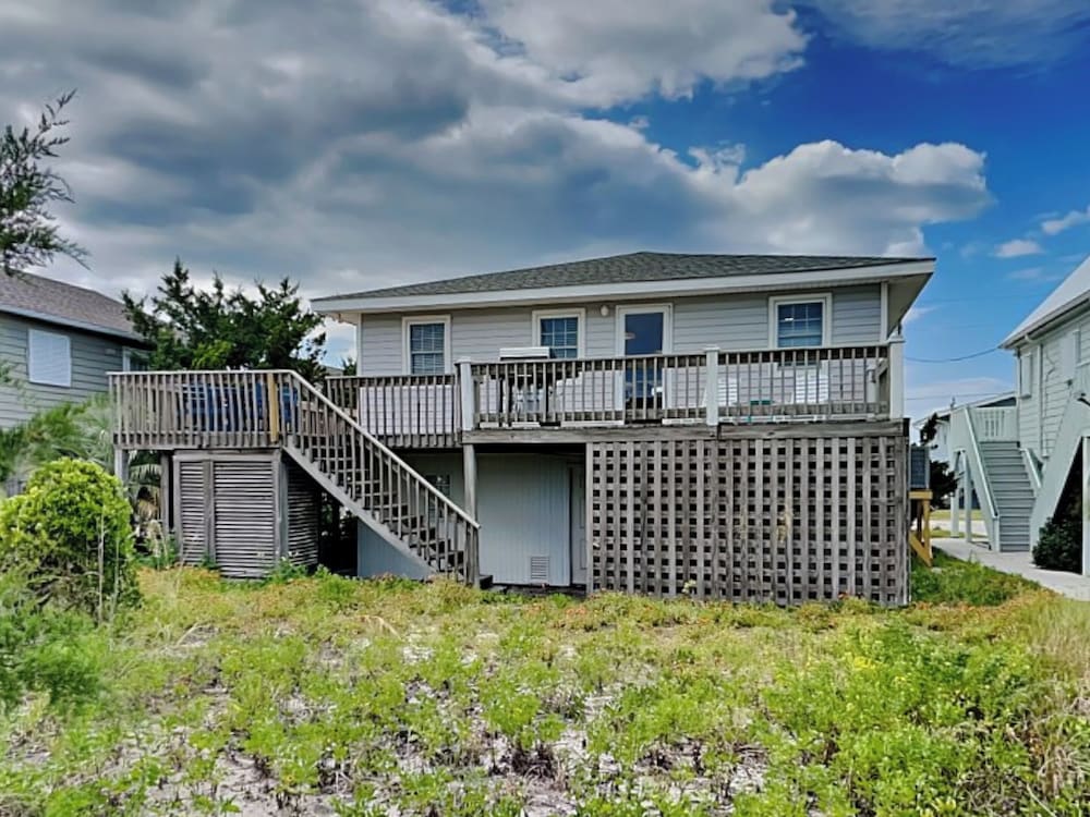 The Sassy Sea Turtle by Topsail Realty