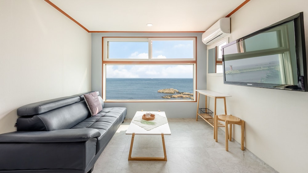 Goseong Napoli House Pension