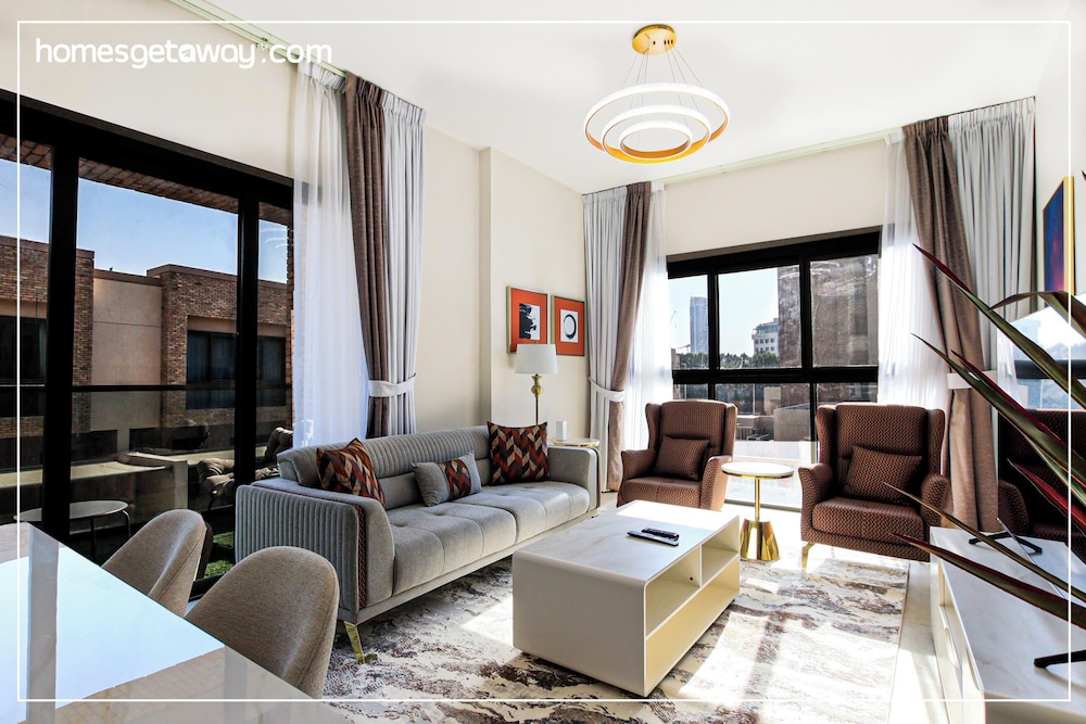 Bright Spacious 2BR with Maids