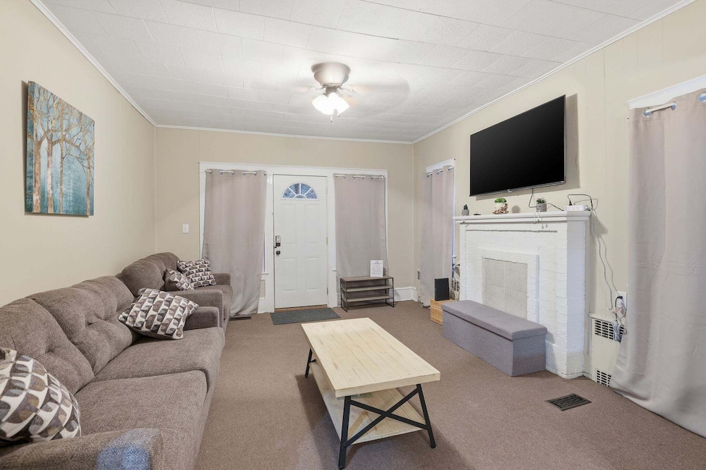 Cozy Matewan Trail Stay 3 Bedroom Home