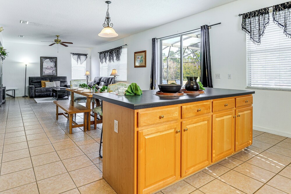 Near Disney & Golf: Pet-friendly Davenport Home!