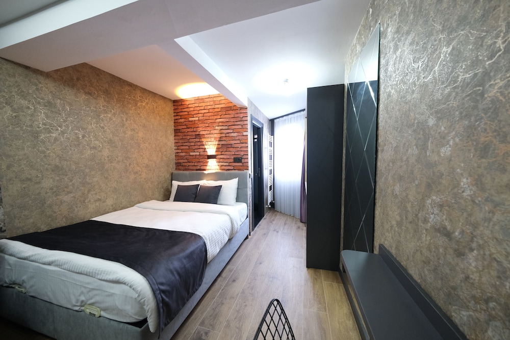 Nomad Hub Istanbul Suit
