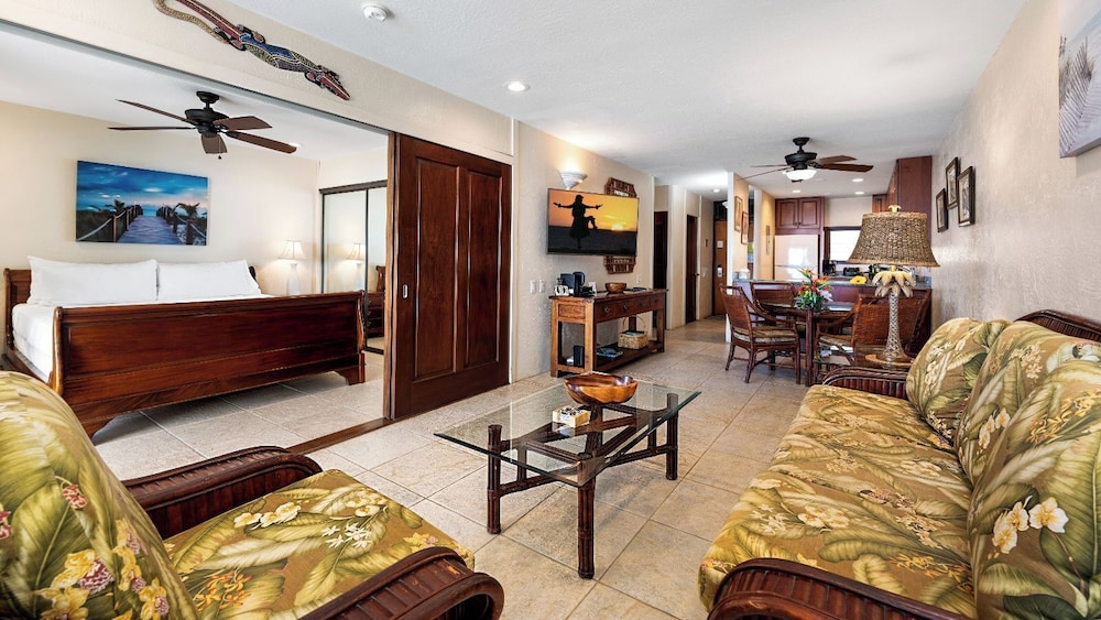 Direct Ocean Front - Close to Town - AC - Upper Floor- Vrkcv
