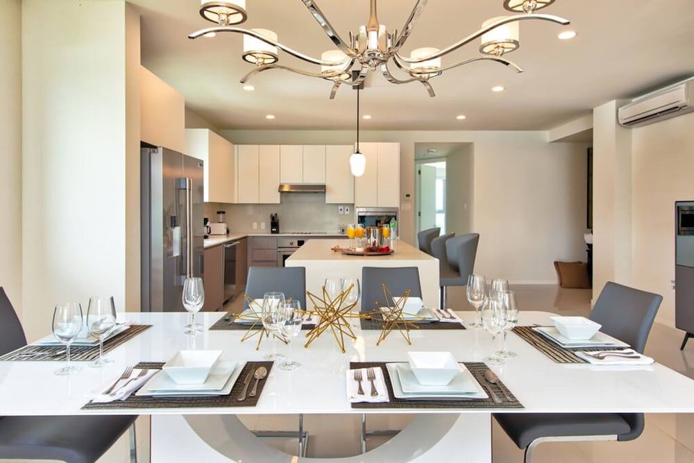 Stylish Paradise Luxury Waterfront Apartment at Soleil Residences