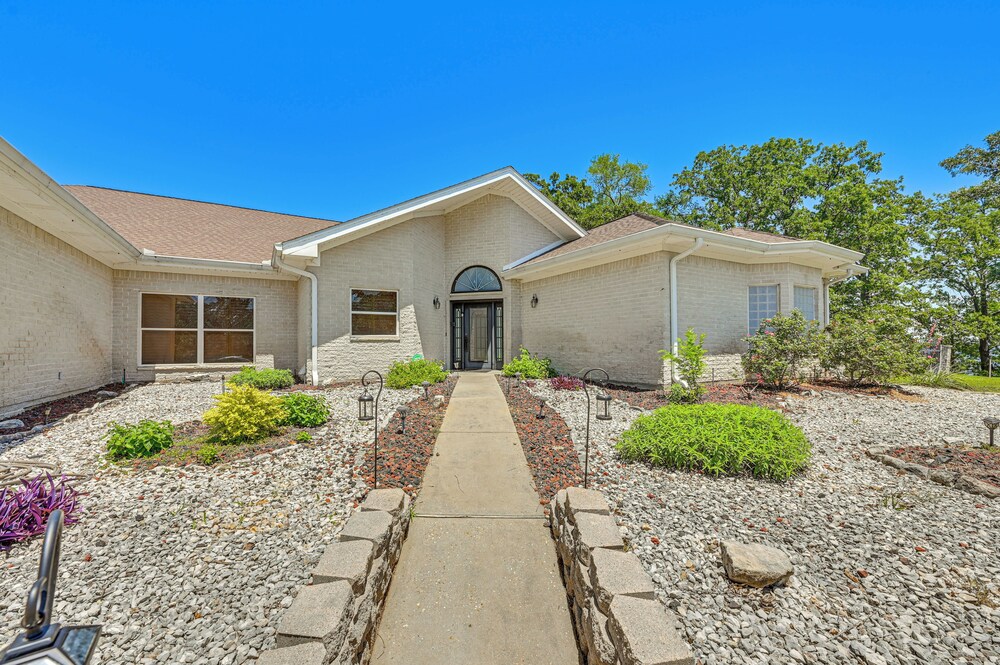 Boat Dock & Hot Tub: Waterfront Home in Milam!