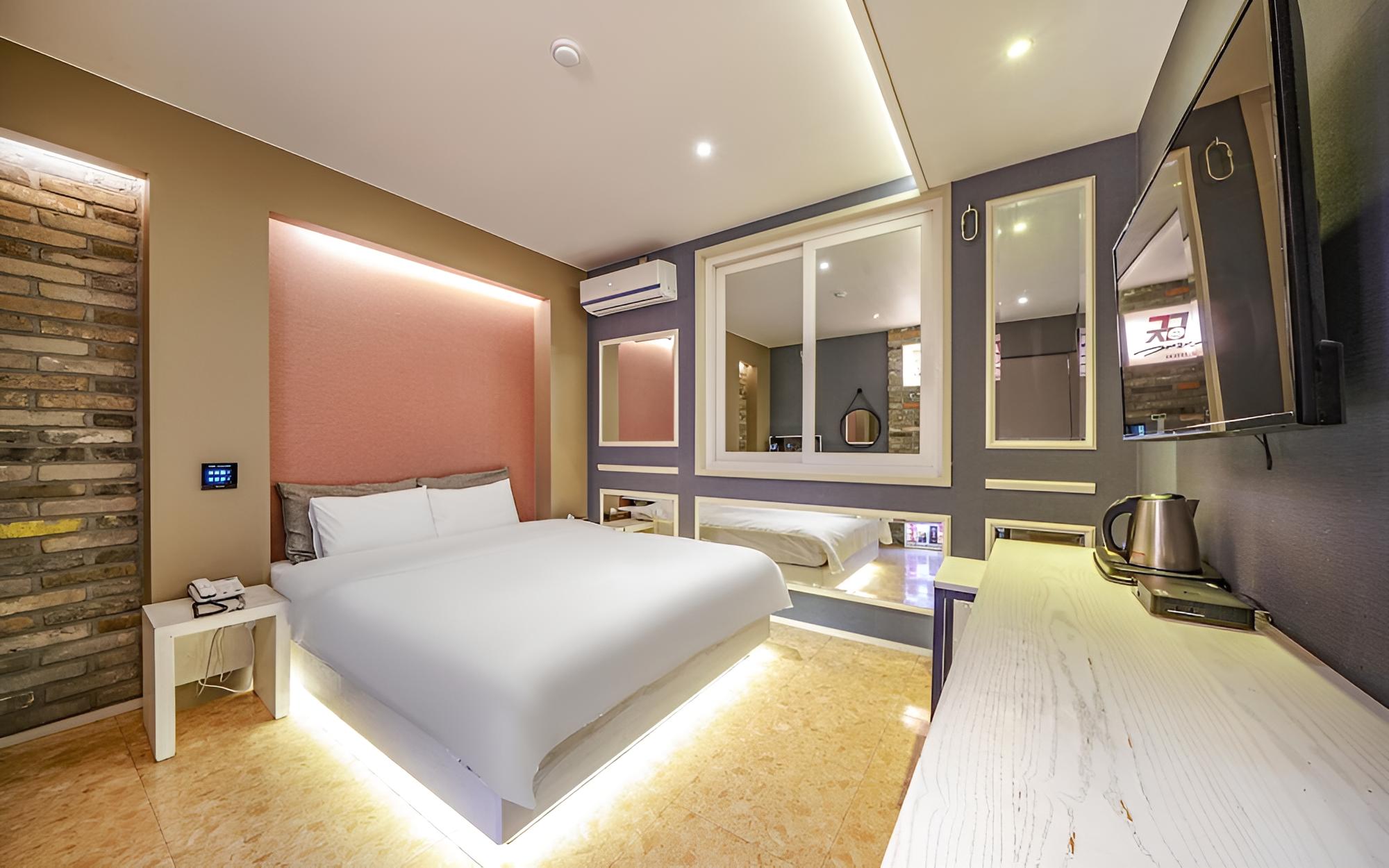 Gwangju Sinandong Hotel Geogijoa view 4