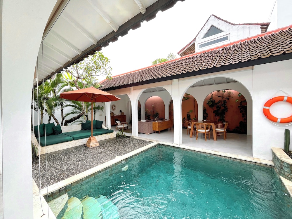 Lovely 2BR Villa Close to The Beach