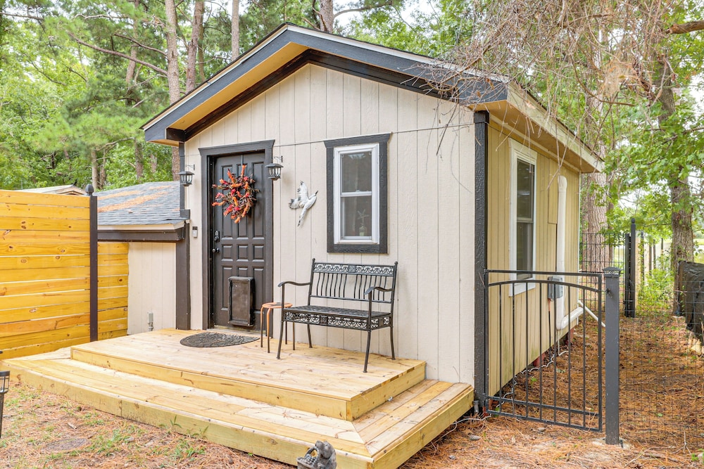 7 Mi to Kitty Hawk Pier & Beach: Studio w/ Patio!