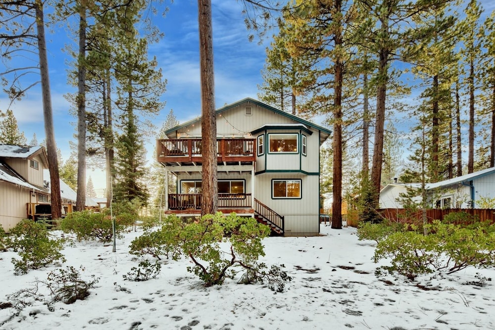 Kamp Koyukon 1939k 3 Bedroom Home by RedAwning