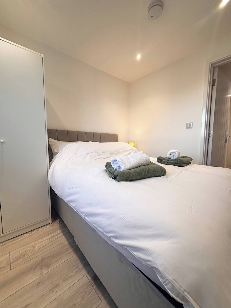Bright Cozy 2 Bedroom Apartment in Oxford