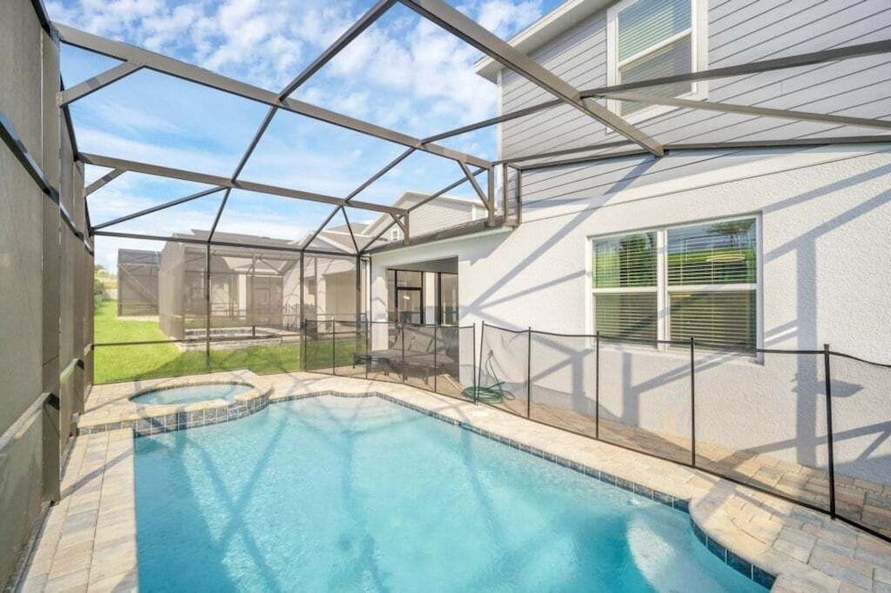 Private Pool, Spa, Movie Theater Room For Family! 7 Bedroom Villa