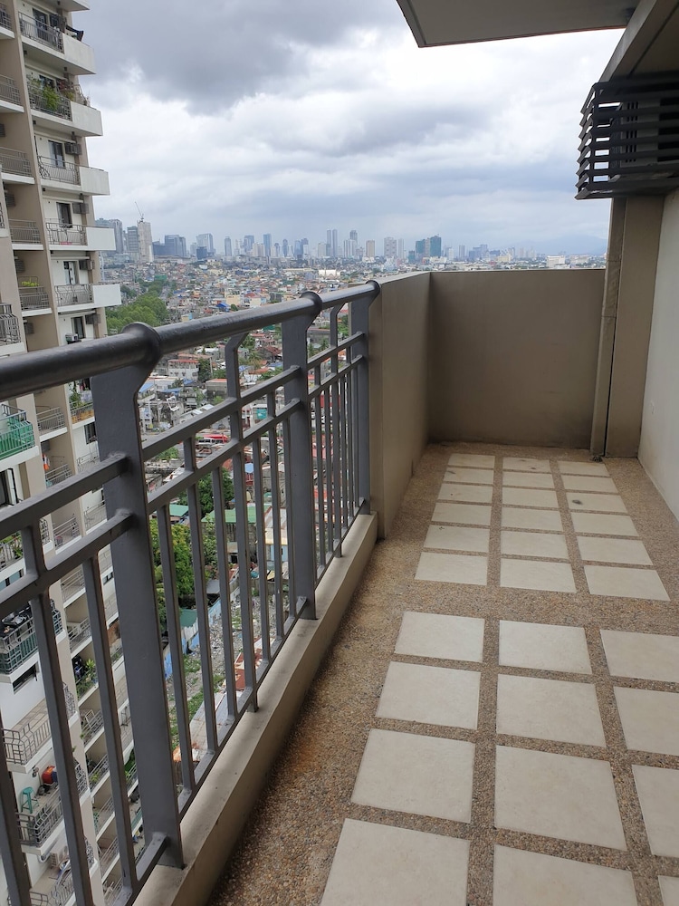 Lovely Skyview Haven -near BGC