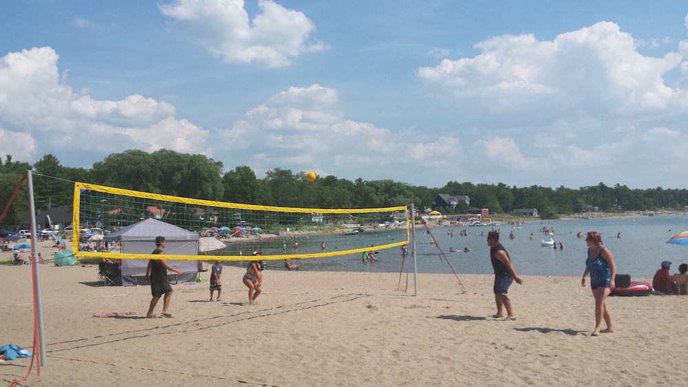 Balm Beach Resort & Motel