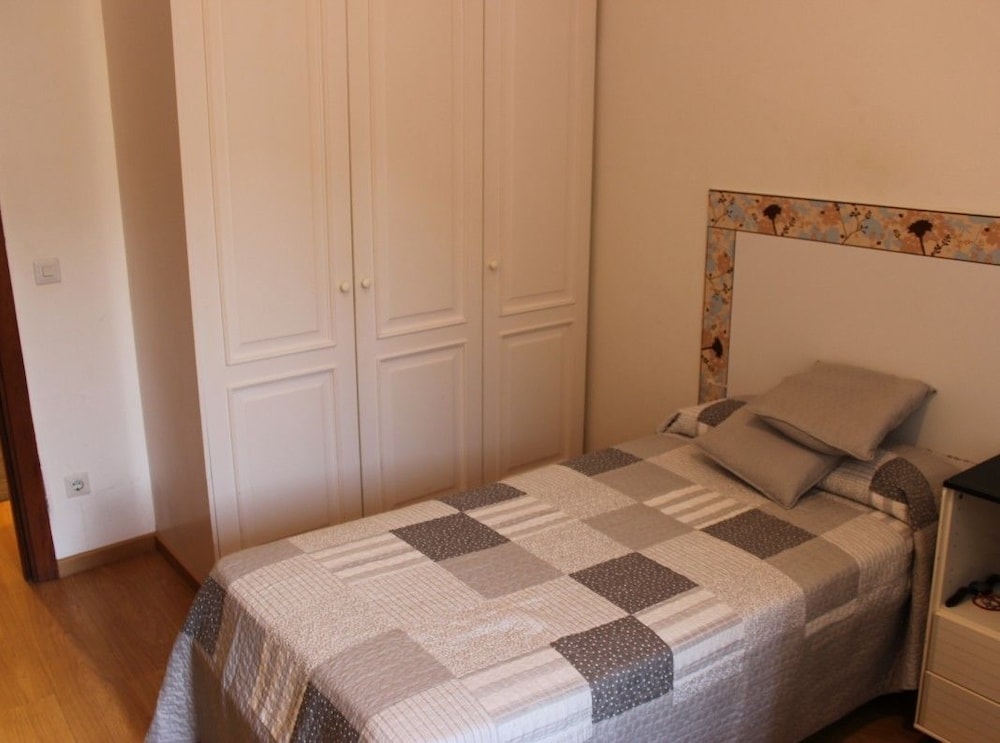 San Sebastian Vacations - Pension San Juan - Property Image 1