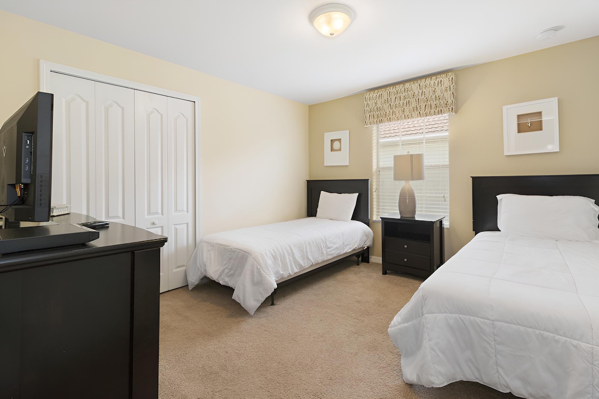 Paradise Palms 8869 - Image 5