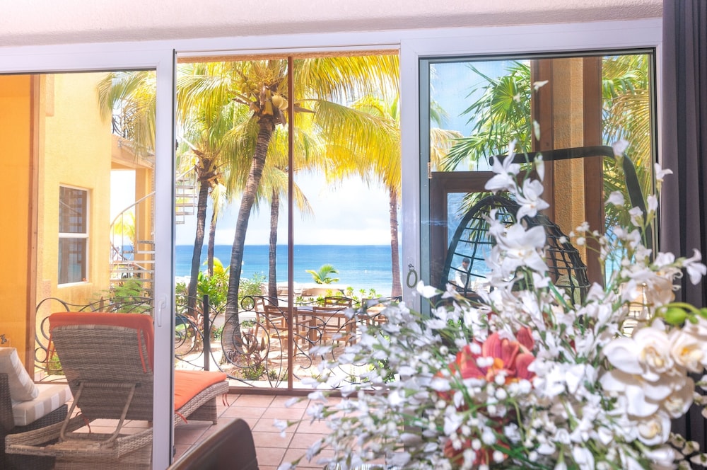 Coral Sands #6 2 Bedroom Condo by RedAwning view 2