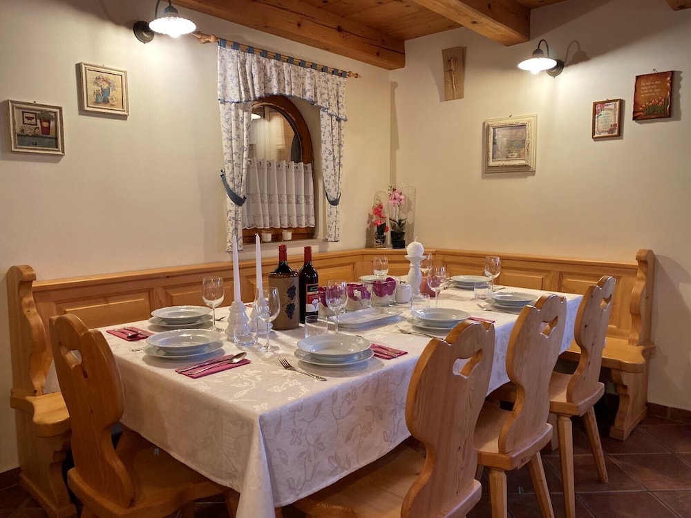 Vineyard cottage Berus view 4