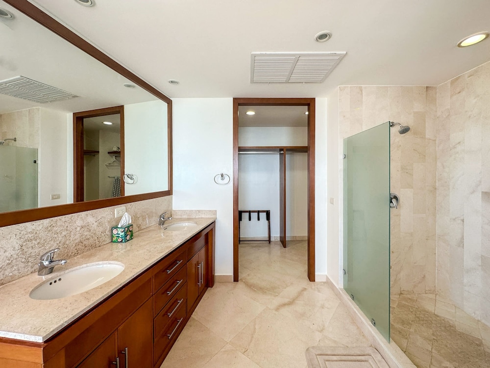 Oceanview Serenity Retreat