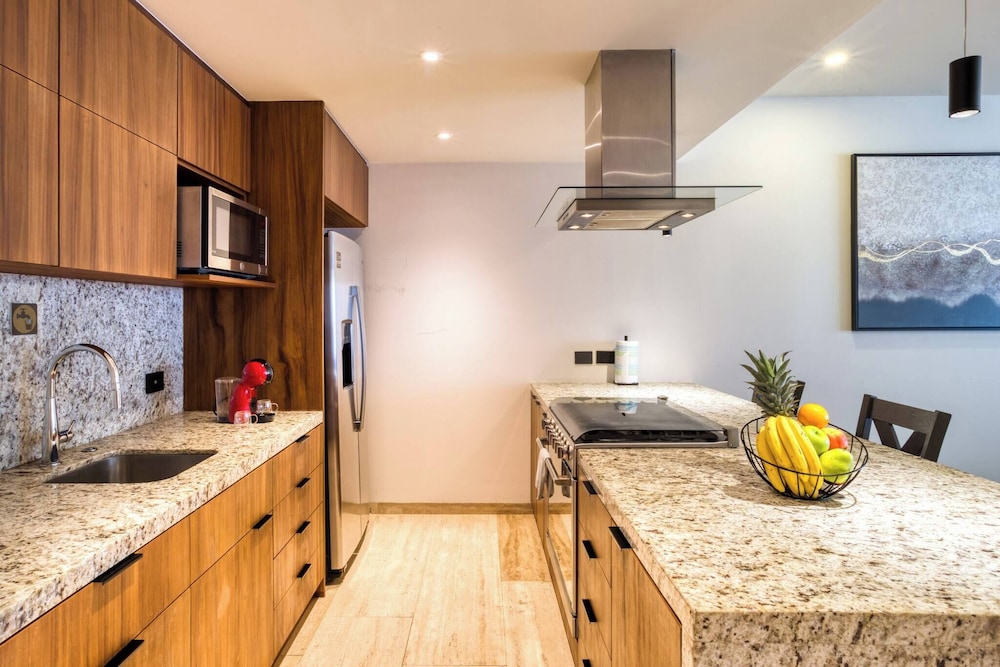 Family Friendly APT 17 Ocean View, 3br, 6 pax