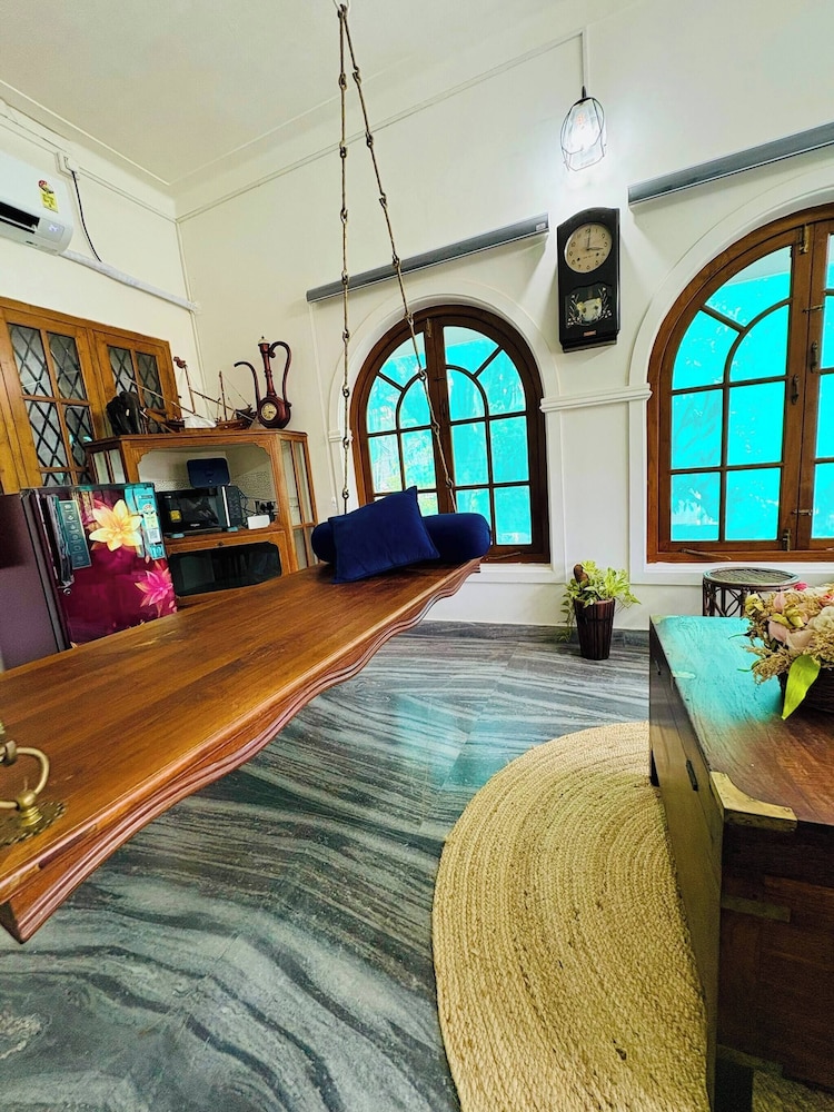 The Haven by Oshara Modern Kerala 3bhk AC Wifi Family Near Fort Kochi Parking