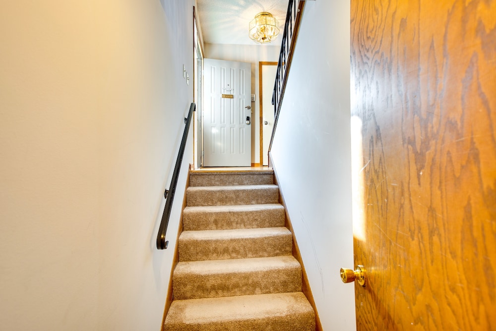 Spacious Family Home: 11 Mi to Dtwn Minneapolis!