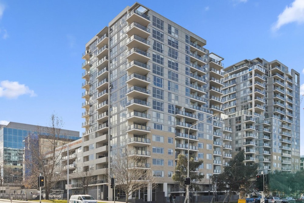 Central Lakeview Apartments